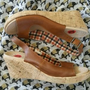 NWT Croc A Leigh Cork Wedges